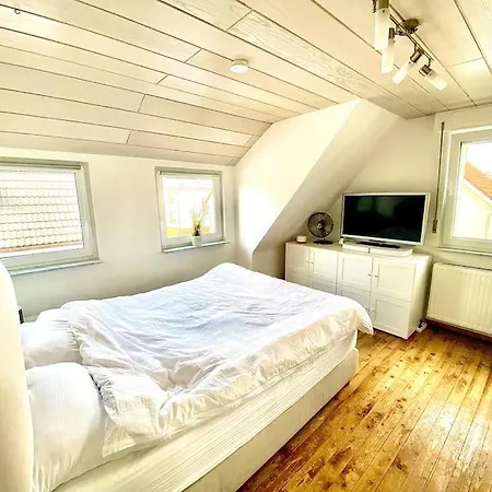 Super Ausgestattes Ferien-haus Mit 1 Bis 2 Schlafraeumen Groß-Gerau