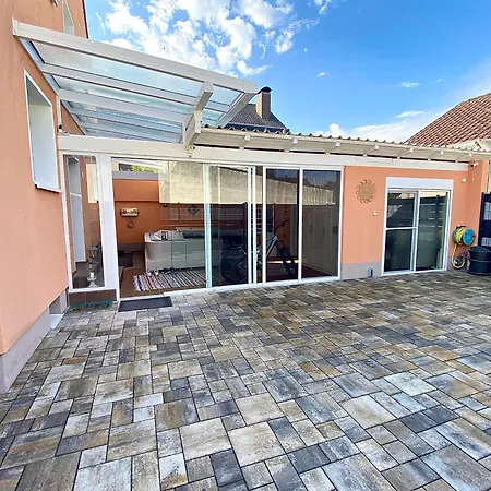 Hotel Super Ausgestattes Ferien-haus Mit 1 Bis 2 Schlafraeumen Groß-Gerau