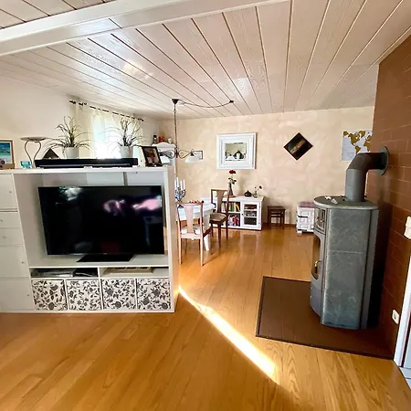 Hotel Super Ausgestattes Ferien-haus Mit 1 Bis 2 Schlafraeumen Groß-Gerau